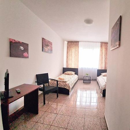 Casa Dobrescu Centura De Nord Hotel Craiova Ngoại thất bức ảnh