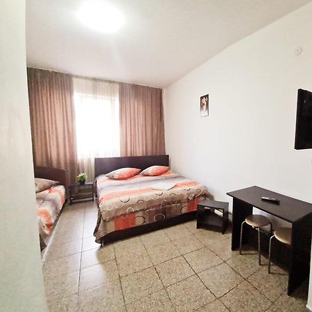 Casa Dobrescu Centura De Nord Hotel Craiova Ngoại thất bức ảnh