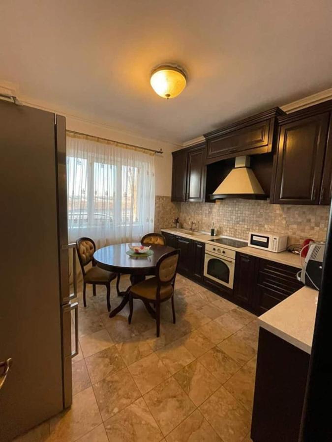 Casa Dobrescu Centura De Nord Hotel Craiova Ngoại thất bức ảnh