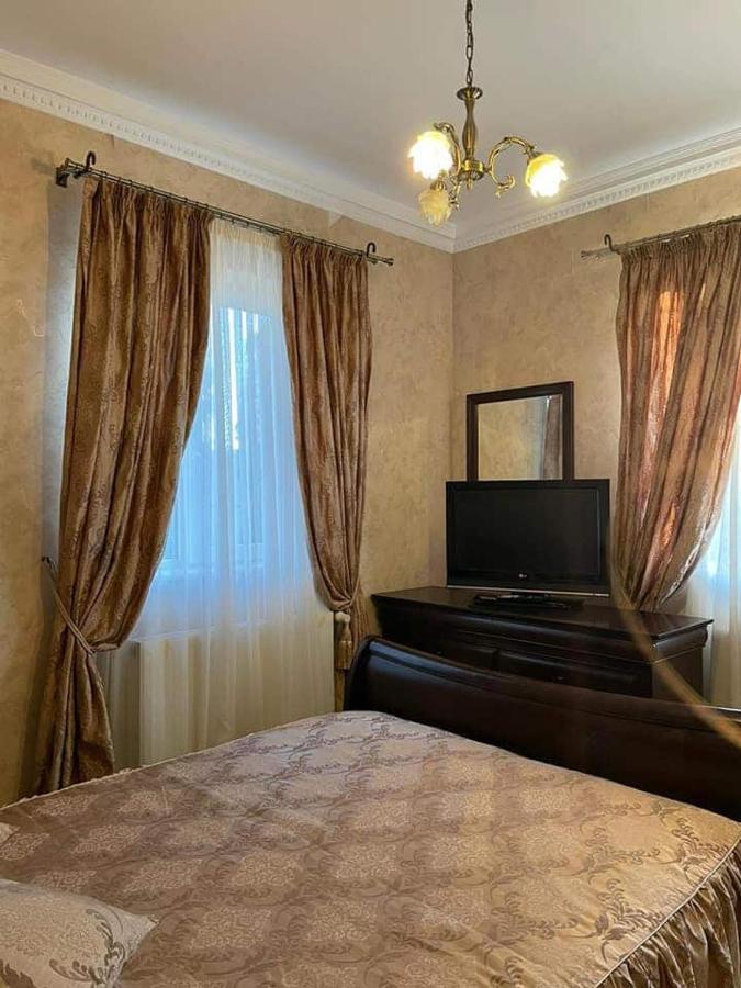 Casa Dobrescu Centura De Nord Hotel Craiova Ngoại thất bức ảnh