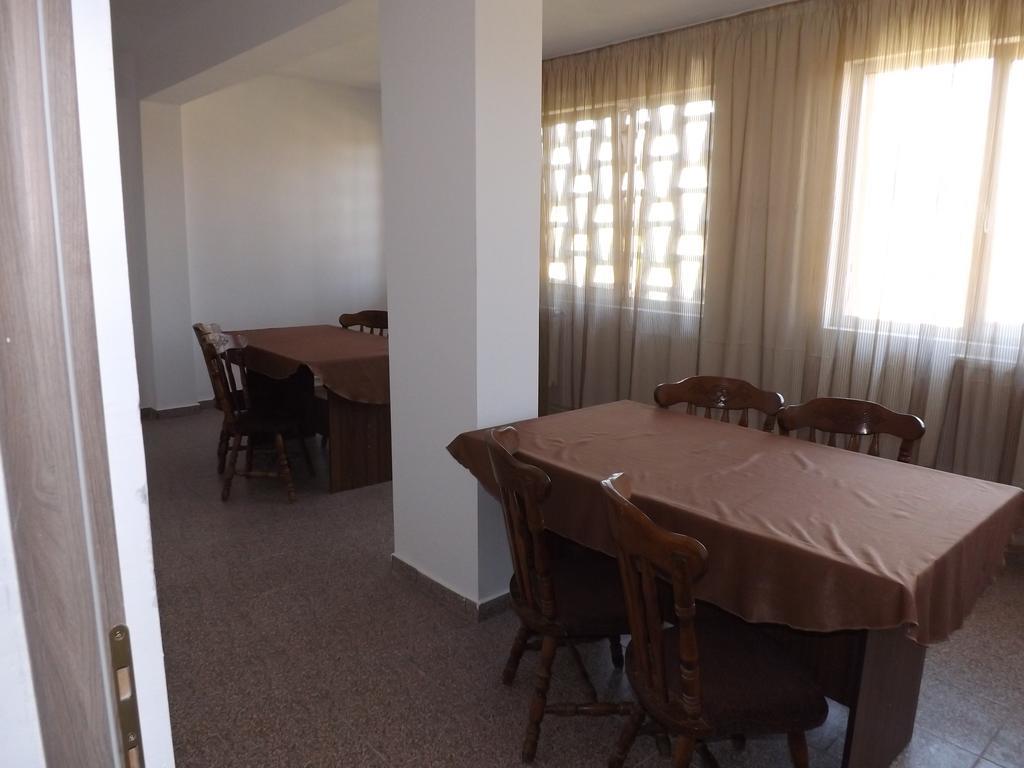 Casa Dobrescu Centura De Nord Hotel Craiova Ngoại thất bức ảnh